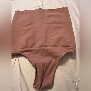 skims core control thong